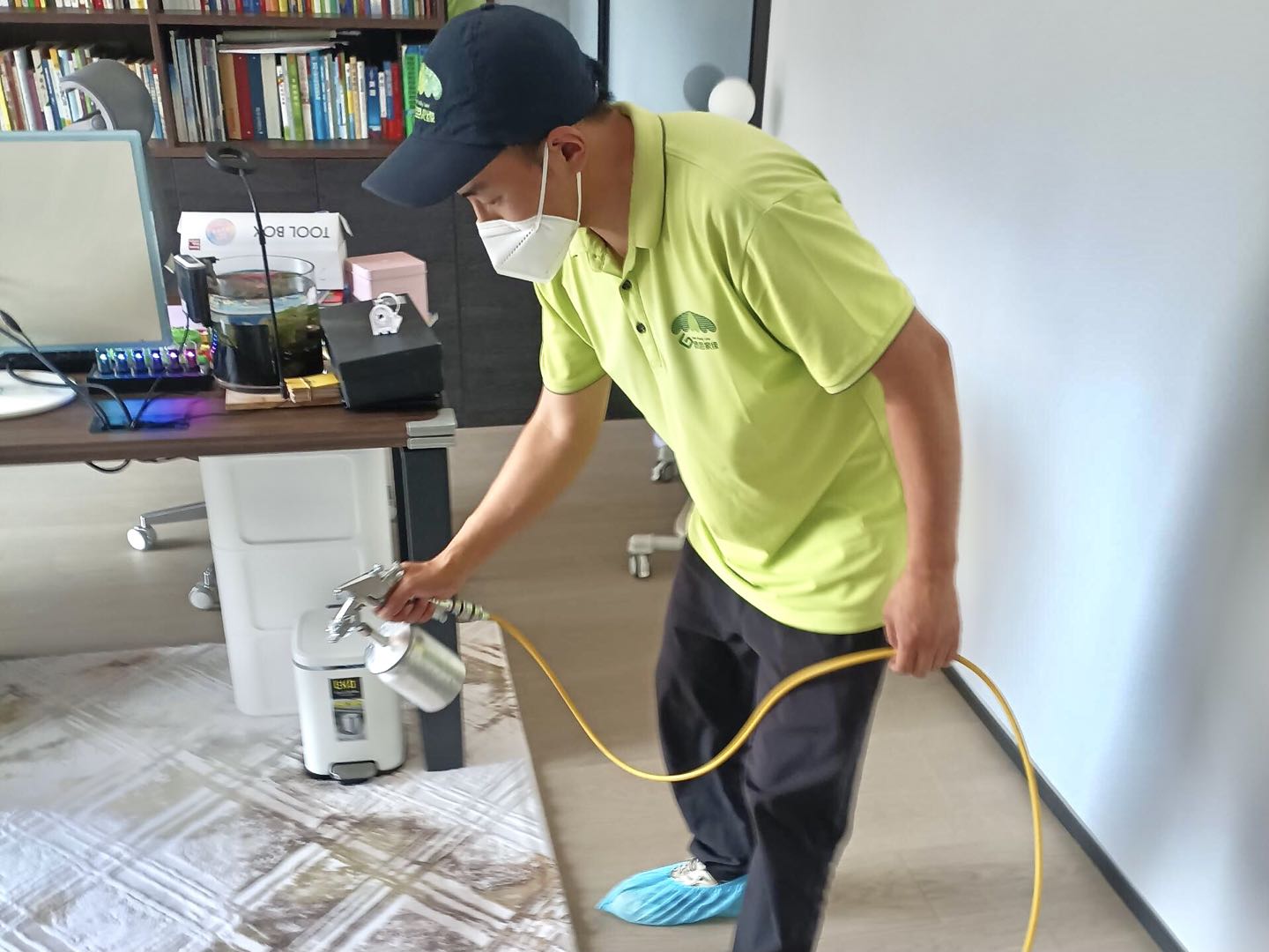 除甲醛公司噴的是什么？