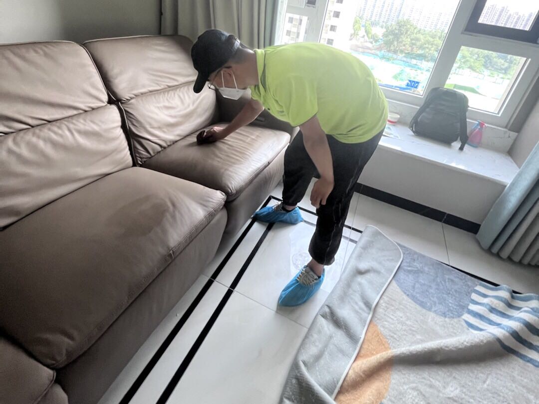 去除皮沙發(fā)味道的辦法？